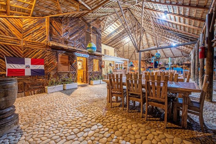 Imagen de los interiores del Hotel Glamping Ecolodge Cueva de las &Aacute;guilas. Foto 14