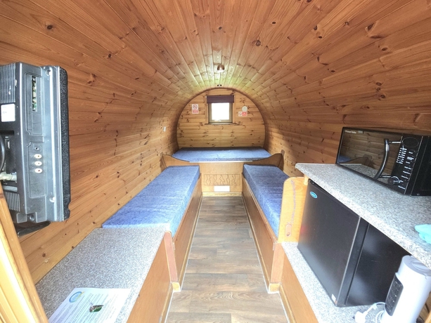 Imagen de la habitación del Hotel Glamping Pods. Foto 7