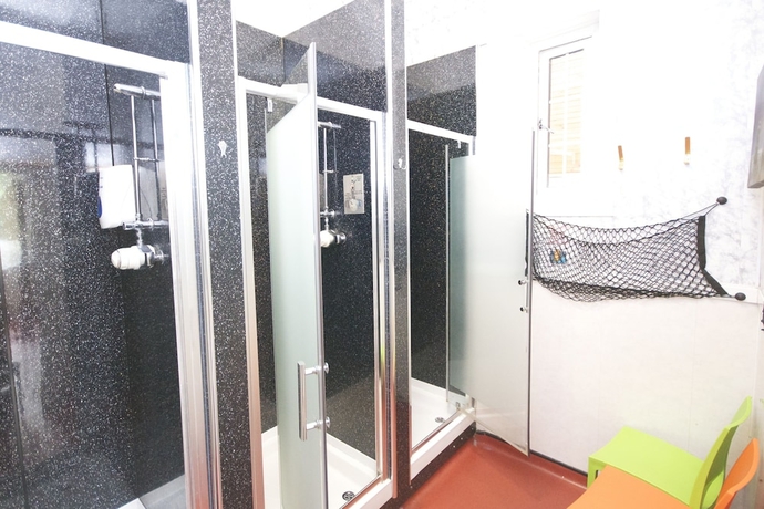 Imagen de la habitación del Hotel Glamping Pods. Foto 18