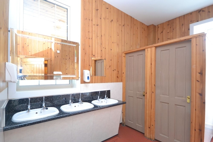 Imagen del bar/restaurante del Hotel Glamping Pods. Foto 6