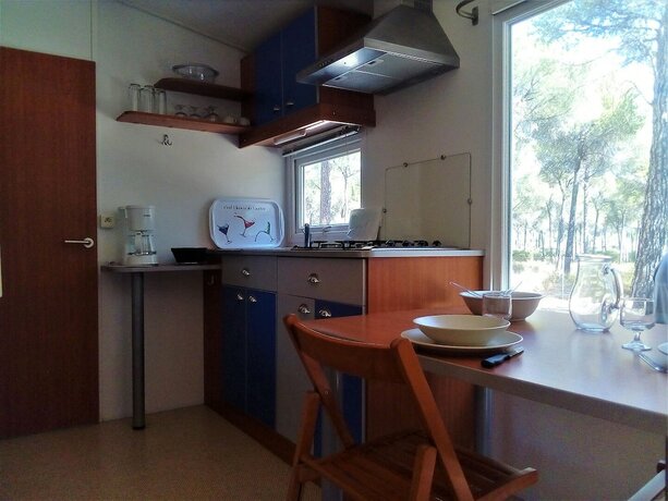 Imagen de la habitación del Hotel Glamping Sevilla. Foto 15
