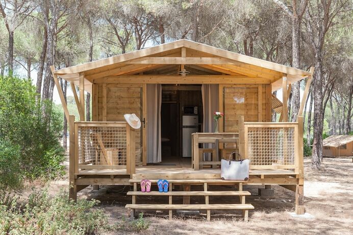 Imagen de la habitación del Hotel Glamping Sevilla. Foto 17