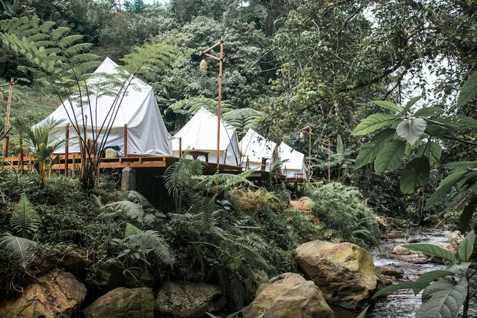 Imagen general del Hotel Glamping tent near the waterfall. Foto 7