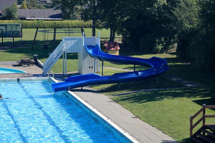 Imagen de la piscina del Hotel Glamsbjerg. Foto 11