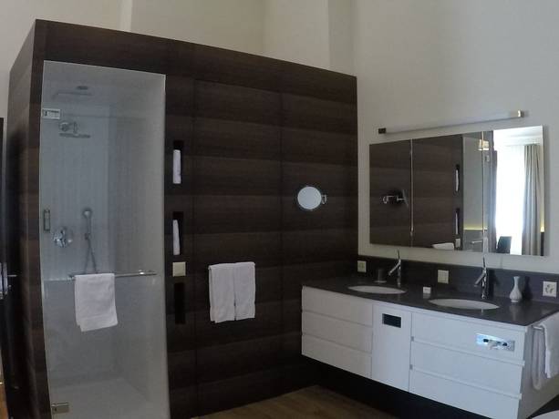 Imagen de la habitación del Hotel Glanis. Foto 13
