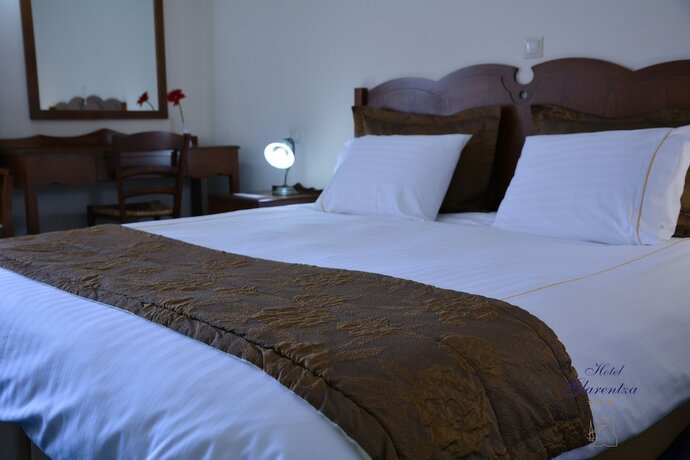 Imagen de la habitación del Hotel Glarentza. Foto 13