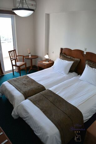 Imagen general del Hotel Glarentza. Foto 7