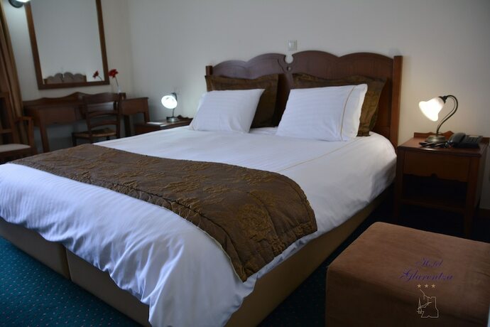 Imagen de la habitación del Hotel Glarentza. Foto 18