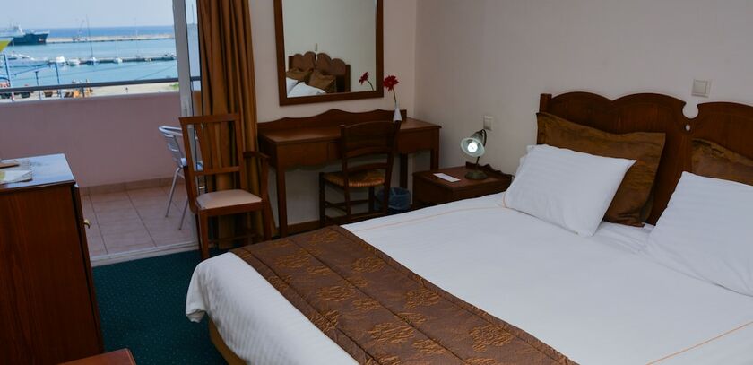 Imagen de la habitación del Hotel Glarentza. Foto 20