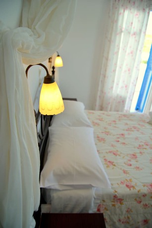 Imagen de la habitación del Hotel Glaronisia. Foto 11