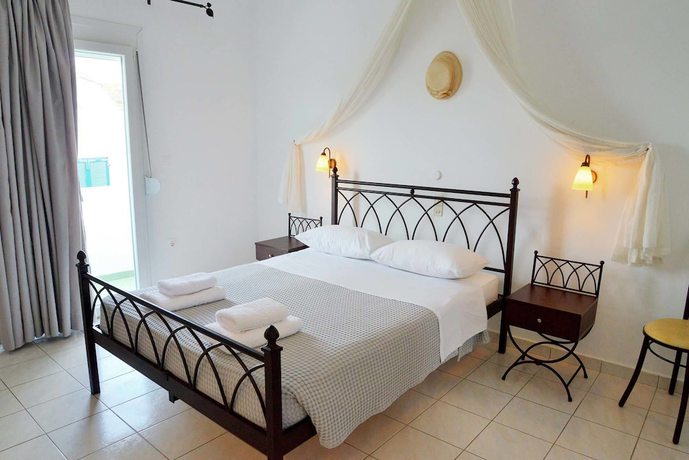 Imagen de la habitación del Hotel Glaronisia. Foto 13
