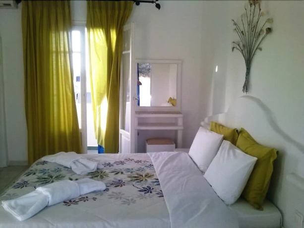Imagen de la habitación del Hotel Glaronisia. Foto 17