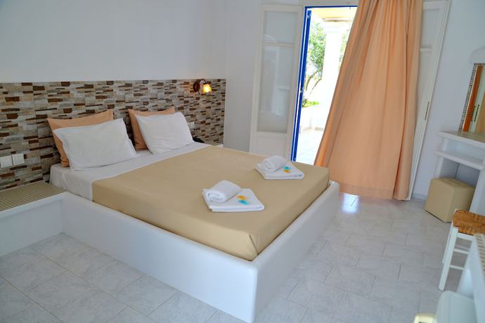 Imagen de la habitación del Hotel Glaronisia. Foto 18