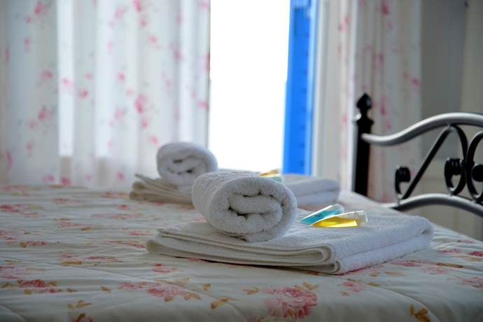 Imagen de la habitación del Hotel Glaronisia. Foto 19