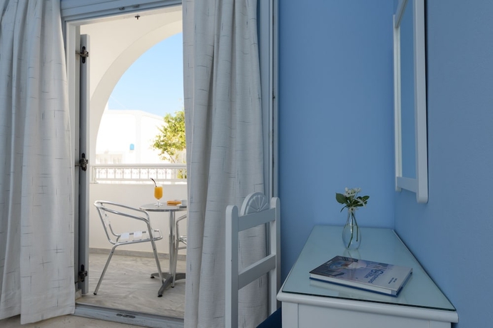 Imagen de la habitación del Hotel Glaros, Kamari. Foto 4