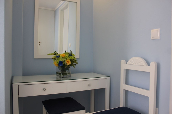 Imagen de la habitación del Hotel Glaros, Kamari. Foto 9