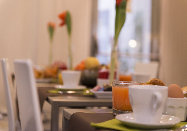 Imagen del bar/restaurante del Hotel Glasgow Monceau Paris By Patrick Hayat. Foto 3