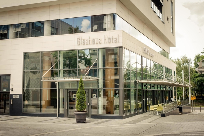 Imagen de los exteriores del Hotel Glashaus. Foto 13