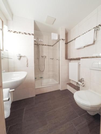 Imagen de la habitación del Hotel Glasl's Landhotel. Foto 9