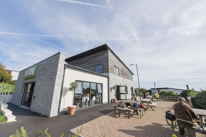 Imagen del bar/restaurante del Hotel Glasney Rooms - Student Accommodation. Foto 4