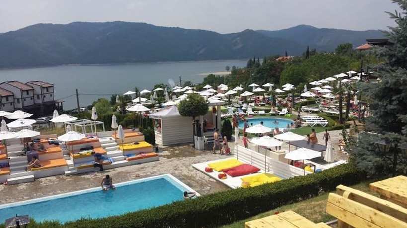 Imagen de la piscina del Hotel Glavatarski Han hotel. Foto 16