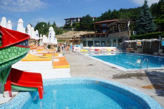 Imagen de la piscina del Hotel Glavatarski Han hotel. Foto 19