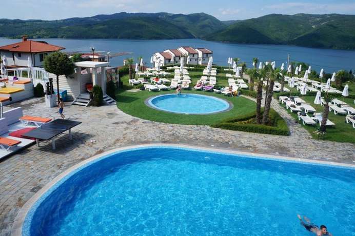 Imagen de la piscina del Hotel Glavatarski Han hotel. Foto 20