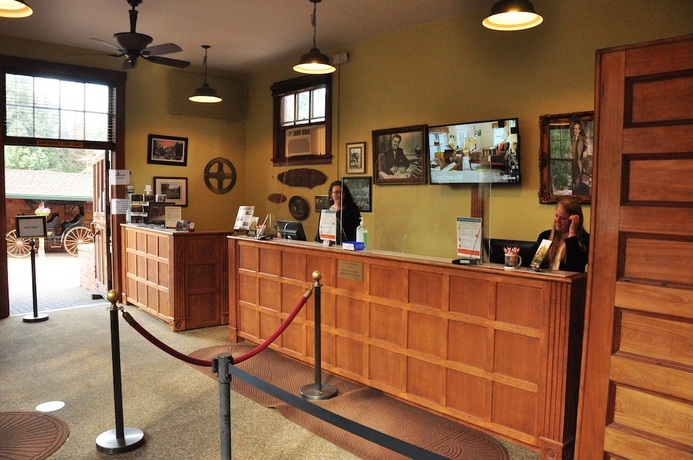 Imagen de los interiores del Hotel Glen Eyrie Castle and Conference Center A Ministry of the Navigators. Foto 15