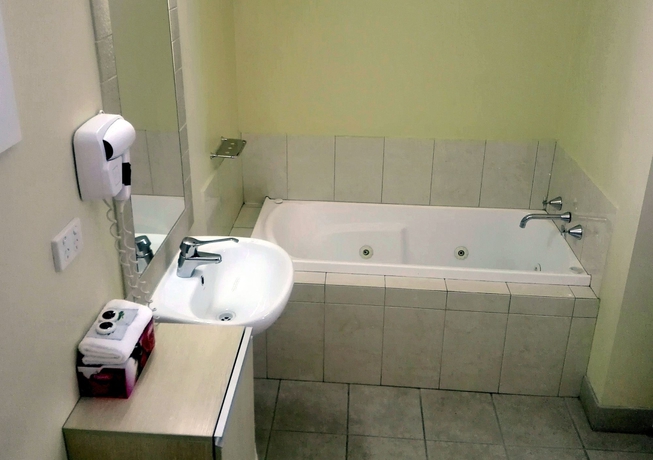 Imagen de la habitación del Hotel Glen Inn. Foto 8