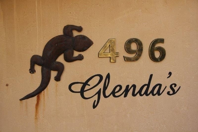 Imagen general del Hotel Glenda S Guest Suites. Foto 2