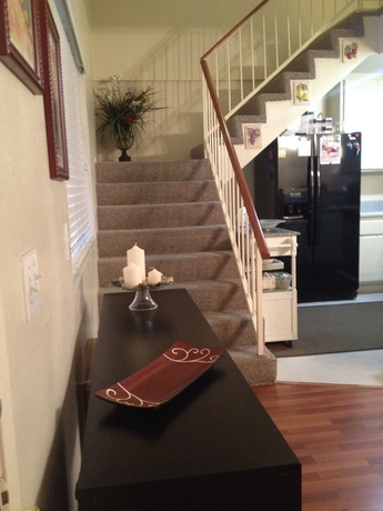 Imagen de los interiores del Hotel Glendale Apartment Rental By Owner. Foto 15