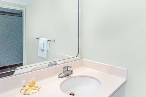 Imagen de la habitación del Hotel Glendale Express Los Angeles. Foto 4