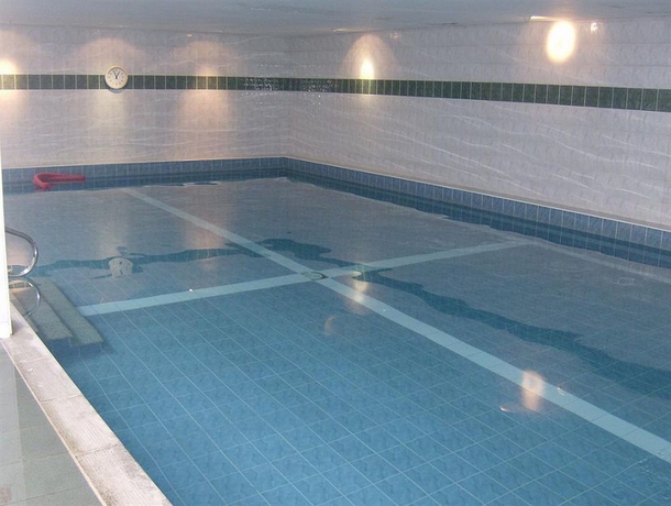 Imagen de la piscina del Hotel Glendorgal. Foto 8