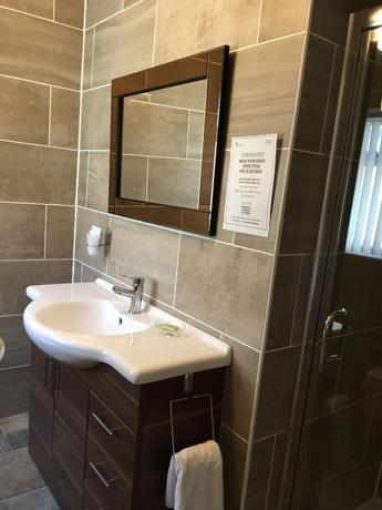 Imagen de la habitación del Hotel Glenheath. Foto 13