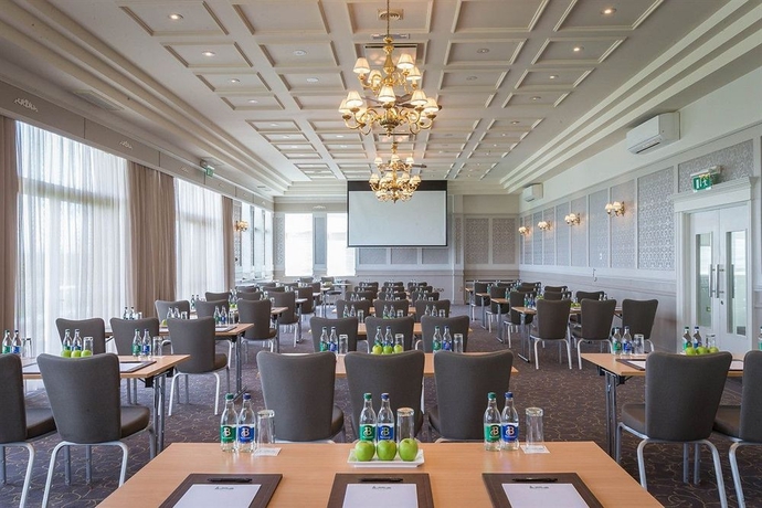 Imagen de los interiores del Hotel Glenlo Abbey. Foto 8