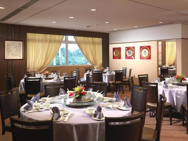 Imagen del bar/restaurante del Hotel Glenmarie Hotel & Golf Resort. Foto 3