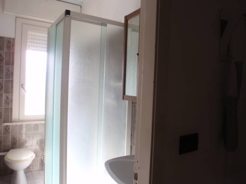 Imagen de la habitación del Hotel Glenn. Foto 4