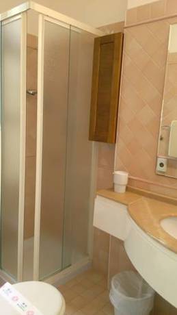 Imagen de la habitación del Hotel Glenn. Foto 6