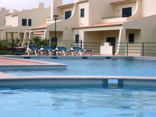 Imagen de la piscina del Hotel Glenridge Albufeira Beach and Golf Resort. Foto 13