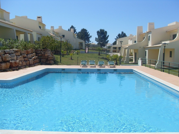 Imagen de la piscina del Hotel Glenridge Albufeira Beach and Golf Resort. Foto 15