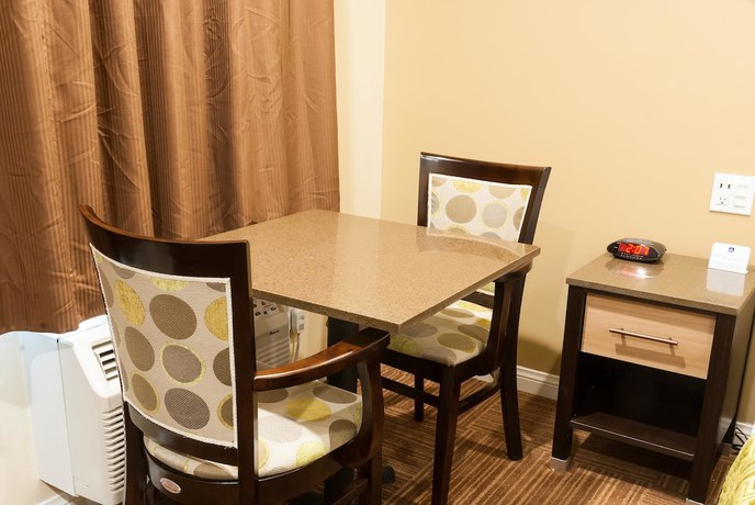 Imagen de la habitación del Hotel Glenrrock Inn And Suites. Foto 13