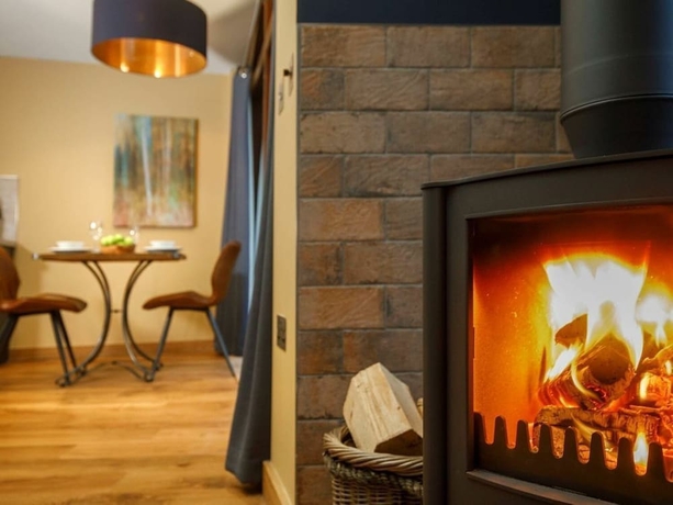 Imagen de los interiores del Hotel Glentress Forest Golden Oak. Foto 14