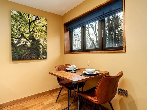 Imagen de los interiores del Hotel Glentress Forest Golden Oak. Foto 15