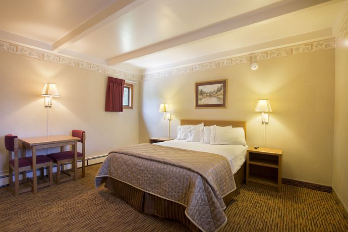 Imagen de los interiores del Hotel Glenwood Springs Cedar Lodge. Foto 15
