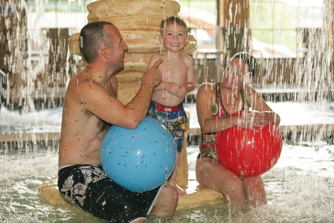 Imagen de la piscina del Hotel Glenwood Springs. Foto 18