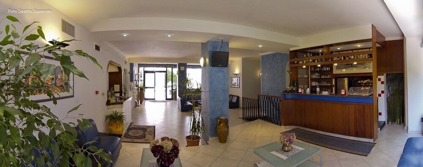 Imagen de los interiores del Hotel Gli Ulivi, Soverato. Foto 19