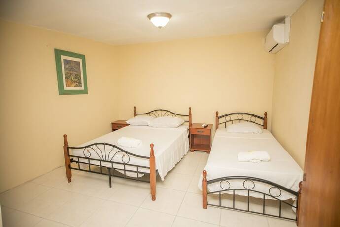 Imagen de la habitación del Hotel Glimbaro\'s Guest House. Foto 10