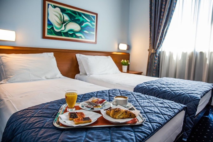 Imagen de la habitación del Hotel Glis. Foto 13