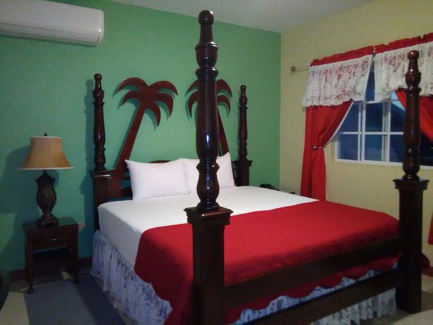 Imagen de la habitación del Hotel Glistening Waters. Foto 10