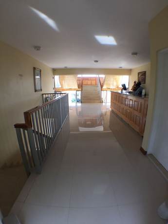 Imagen de los interiores del Hotel Glistening Waters. Foto 19